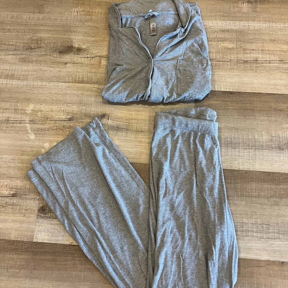 SKIMS Gray lounge set